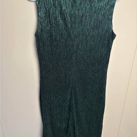 R&M Richards Green Metallic Stretch Fabric Dress Size 12 - Picture 2 of 5